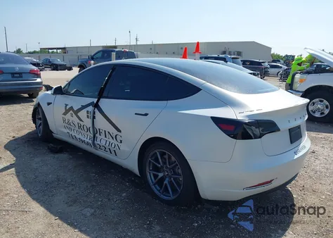 2021 Tesla Model 3 Long Range Dual Motor All-Wheel Drive z USA, uszkodzony, nr VIN 5YJ3E1EB5MF091434